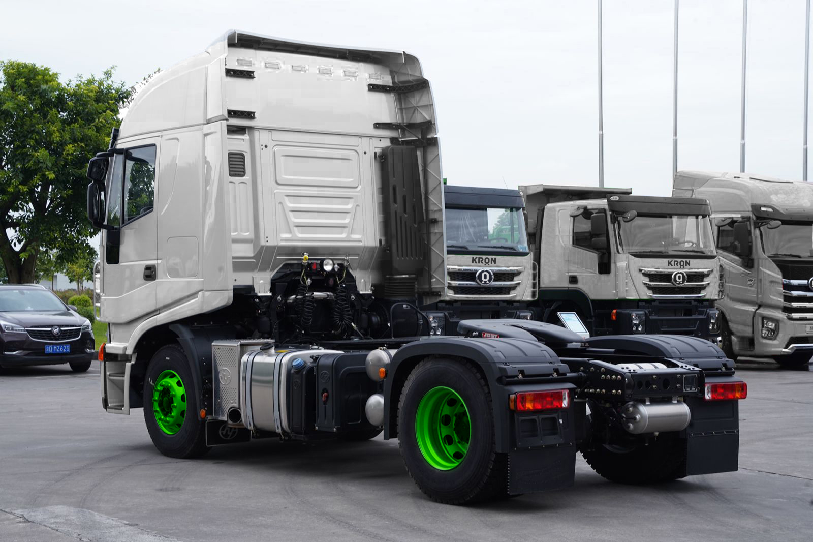 Truck tractor 4x2 KRON